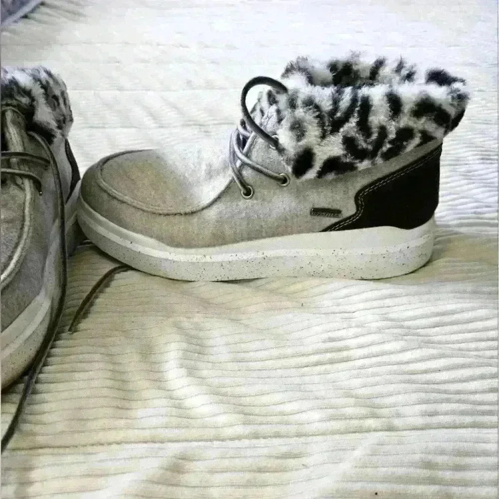 Romika ankle booties. Brown/cream fur lined. Size 39/ US 8.5